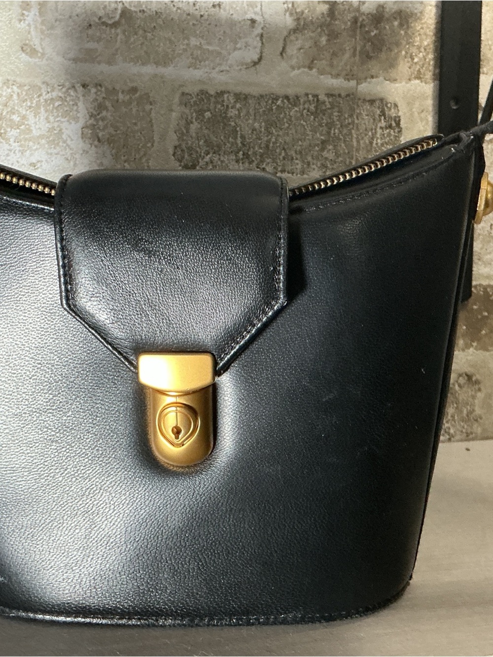 Vintage Carla Mancini Black Leather Bucket Bag - Rare Gold Keyhole Lock